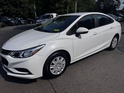 Certified 2017 Chevrolet Cruze LS FWD image 3