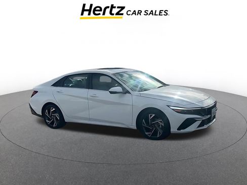 Used 2025 Hyundai Elantra Limited image 1