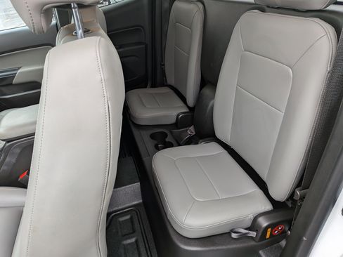 Used 2021 Chevrolet Colorado W/T image 11