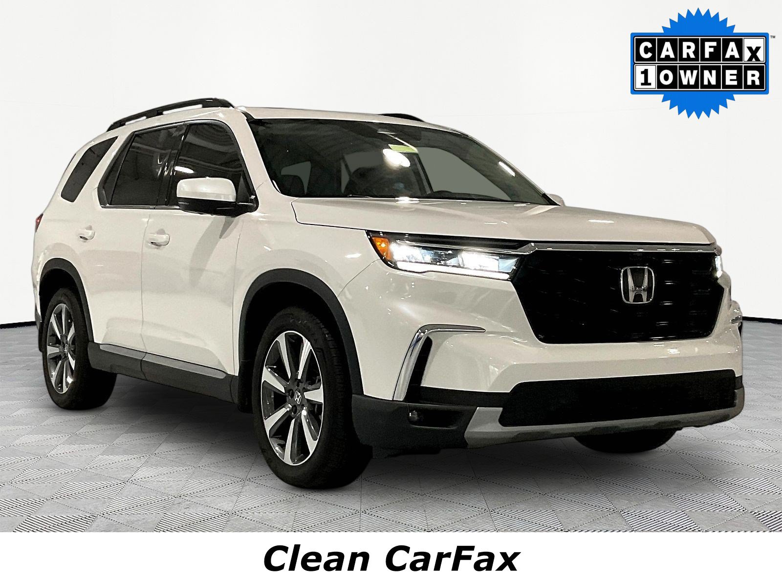 Used 2025 Honda Pilot Elite image 3