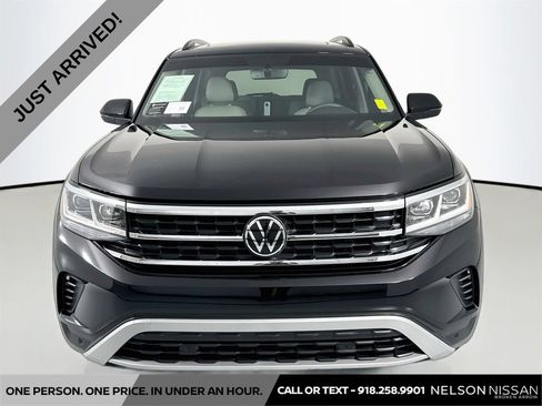 Used 2023 Volkswagen Atlas SE w/ Panoramic Sunroof Package AWD/4WD image 2