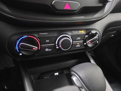 Used 2025 Kia Soul LX w/ LX Technology Package image 21