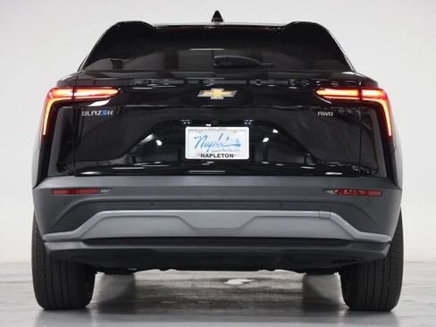 Used 2024 Chevrolet Blazer EV LT AWD/4WD image 13