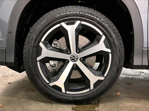 New 2026 Volkswagen Tiguan SE image 14