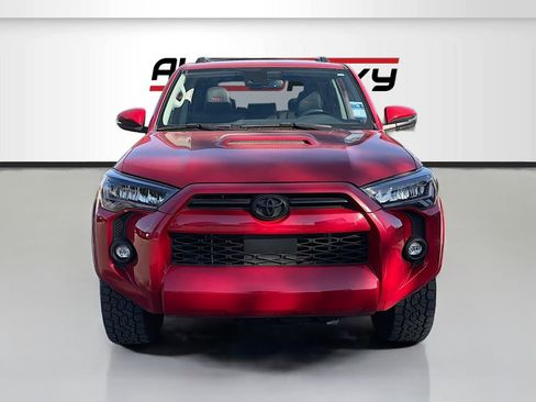 Used 2023 Toyota 4Runner TRD Off-Road Premium w/ Moonroof Package AWD/4WD image 2