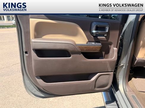 Used 2018 GMC Sierra 2500 Denali w/ Duramax Plus Package AWD/4WD image 16