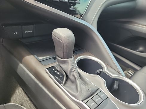 Used 2024 Toyota Camry LE FWD image 28