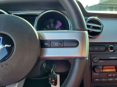 Used 2005 Ford Mustang Coupe image 24
