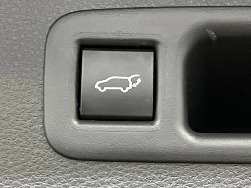 Certified 2025 Toyota Highlander Platinum AWD/4WD image 15