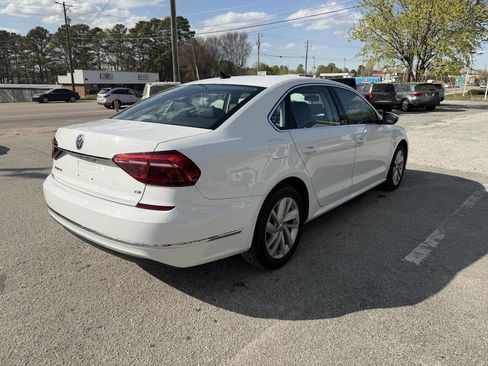 Used 2018 Volkswagen Passat 2.0T SE image 8