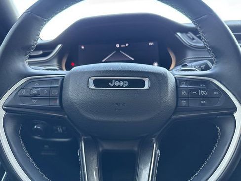 Used 2022 Jeep Grand Cherokee L Laredo image 21