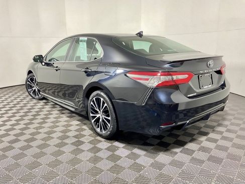Used 2019 Toyota Camry LE image 9