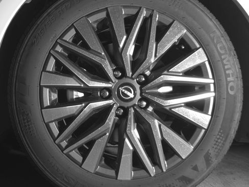 Used 2025 Nissan Altima 2.5 SV image 12