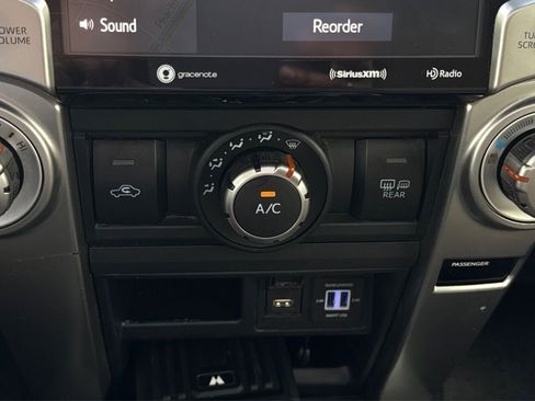 Used 2020 Toyota 4Runner SR5 Premium w/ Moonroof Package AWD/4WD image 31