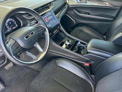 Used 2022 Jeep Grand Cherokee L Laredo RWD image 14