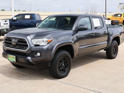 Used 2019 Toyota Tacoma SR5 AWD/4WD image 3