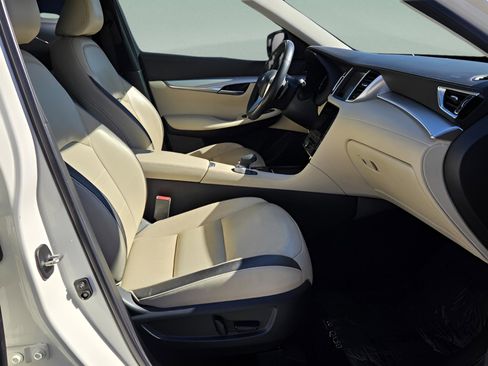 Used 2020 INFINITI QX50 Sensory image 21