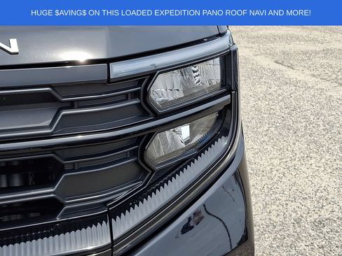 Used 2025 Ford Expedition Active AWD/4WD image 9