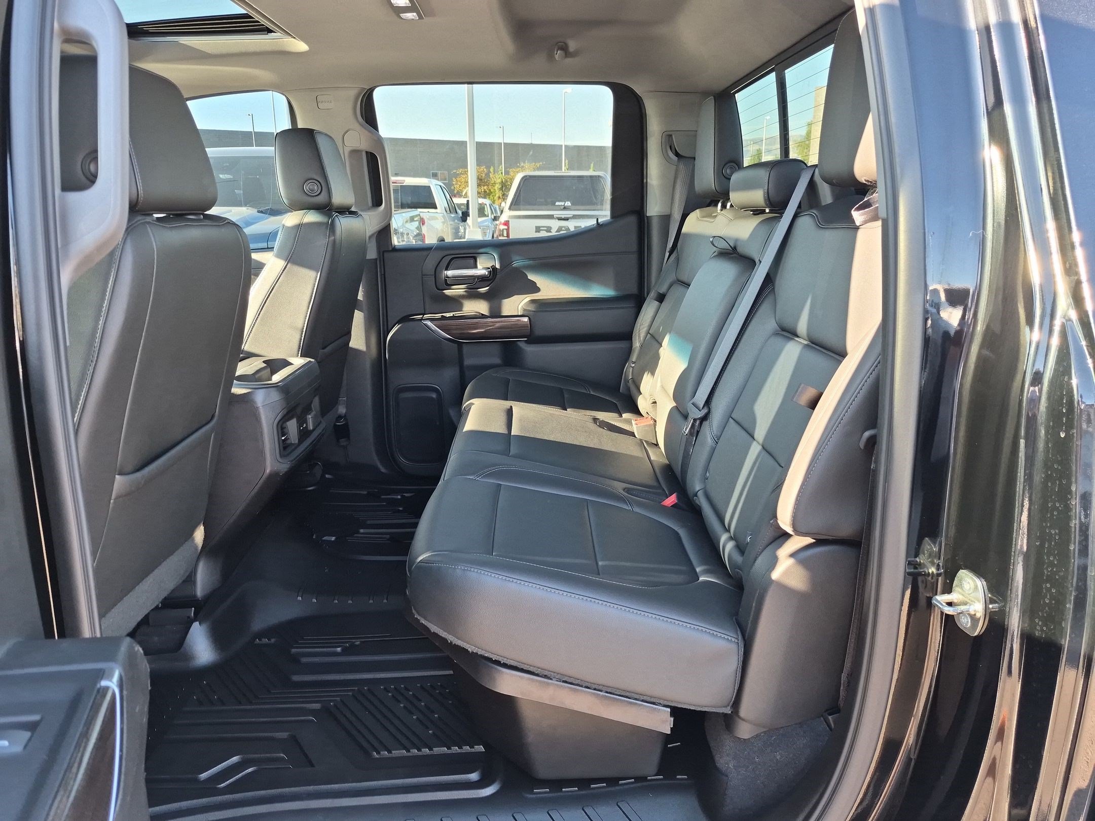 Used 2019 Chevrolet Silverado 1500 LT Trail Boss AWD/4WD image 27