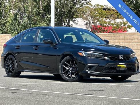 Used 2024 Honda Civic Sport Touring image 2
