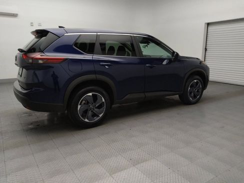 Used 2024 Nissan Rogue SV image 10