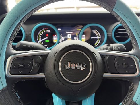 Used 2023 Jeep Wrangler Unlimited Sahara w/ Cold Weather Group image 23