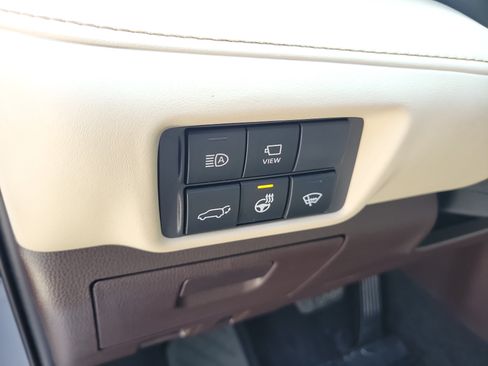 Used 2022 Toyota Highlander Platinum FWD image 27