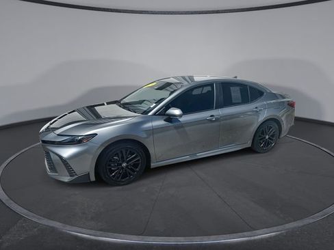 Used 2026 Toyota Camry SE image 1