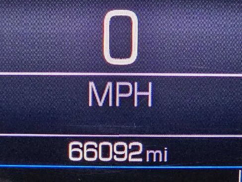 Used 2023 GMC Acadia SLE w/ Driver Convenience Package FWD image 33