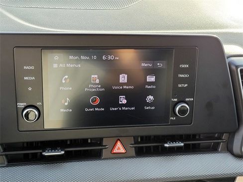 Used 2024 Kia Sportage LX image 17