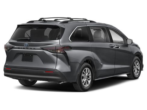 New 2026 Toyota Sienna LE FWD image 3