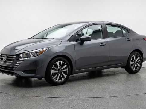 Used 2025 Nissan Versa SV FWD image 3