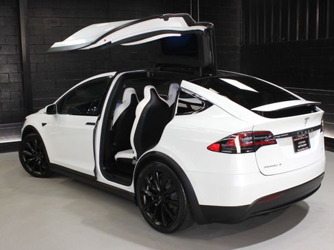 Used 2017 Tesla Model X 100D image 14