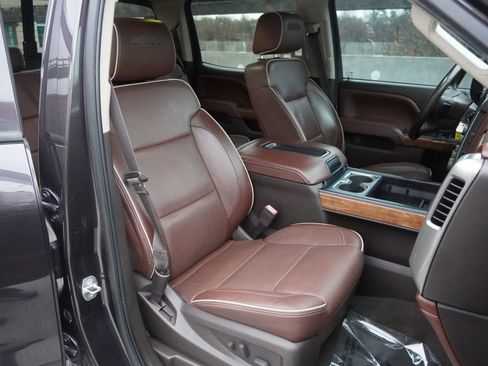 Used 2014 Chevrolet Silverado 1500 High Country w/ High Country Premium Package image 9