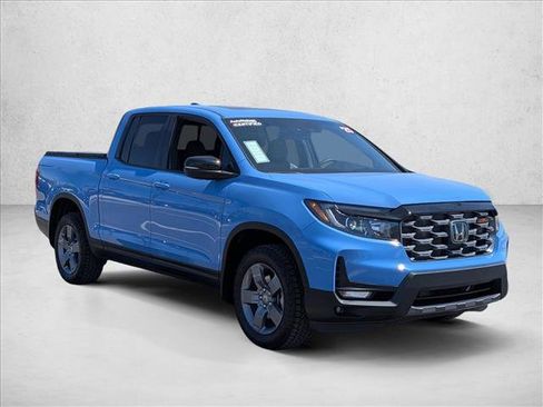 Used 2025 Honda Ridgeline TrailSport image 3