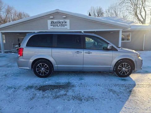 Used 2019 Dodge Grand Caravan GT image 6