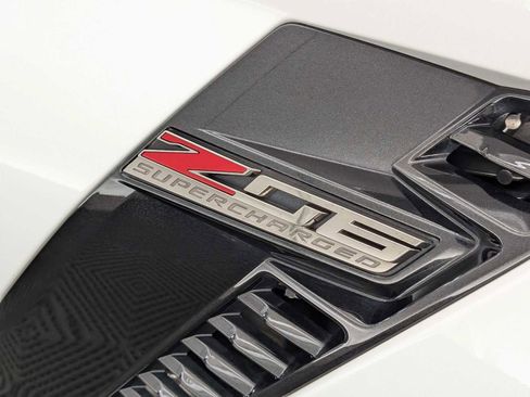 Used 2016 Chevrolet Corvette Z06 image 12