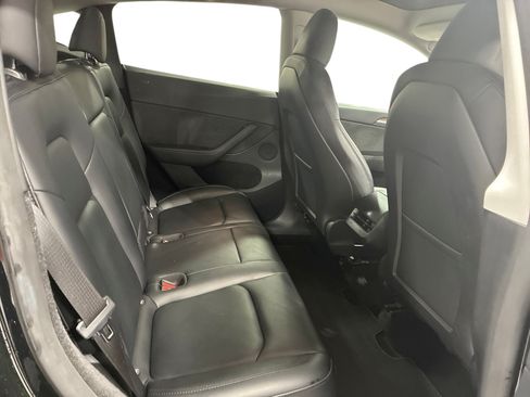 Certified 2023 Tesla Model Y Long Range AWD/4WD image 11