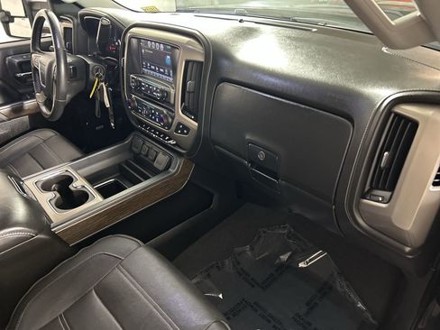 Used 2019 GMC Sierra 3500 Denali w/ Duramax Plus Package AWD/4WD image 26