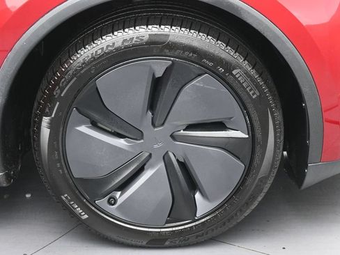 Used 2026 Tesla Model Y Long Range RWD image 32