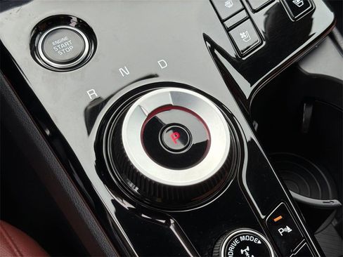 Used 2023 Kia Sportage SX Prestige image 13