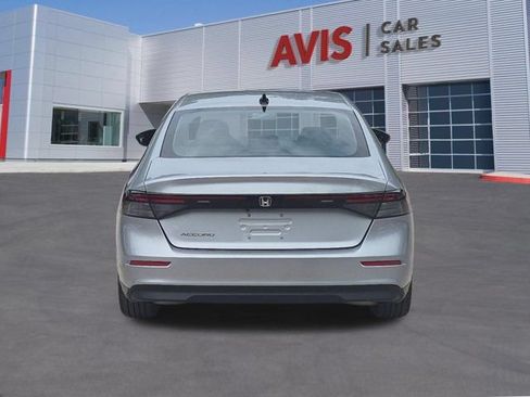 Used 2025 Honda Accord SE image 6