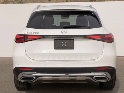 Used 2026 Mercedes-Benz GLC 300 image 9