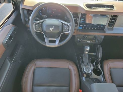Used 2024 Ford Bronco Outer Banks image 9