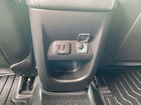 Used 2022 Chevrolet Colorado LT w/ Luxury Package RWD image 23