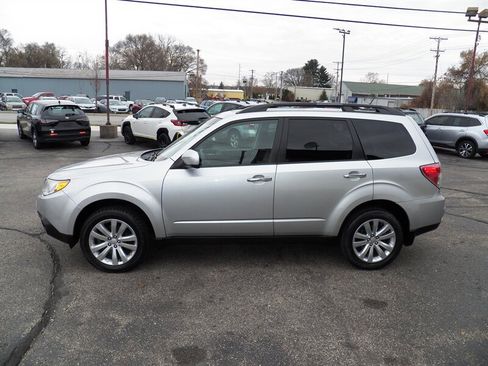 Used 2011 Subaru Forester 2.5X Premium w/ All-Weather Pkg image 6