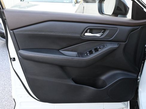 Used 2023 Nissan Rogue SV w/ SV Premium B Package AWD/4WD image 7