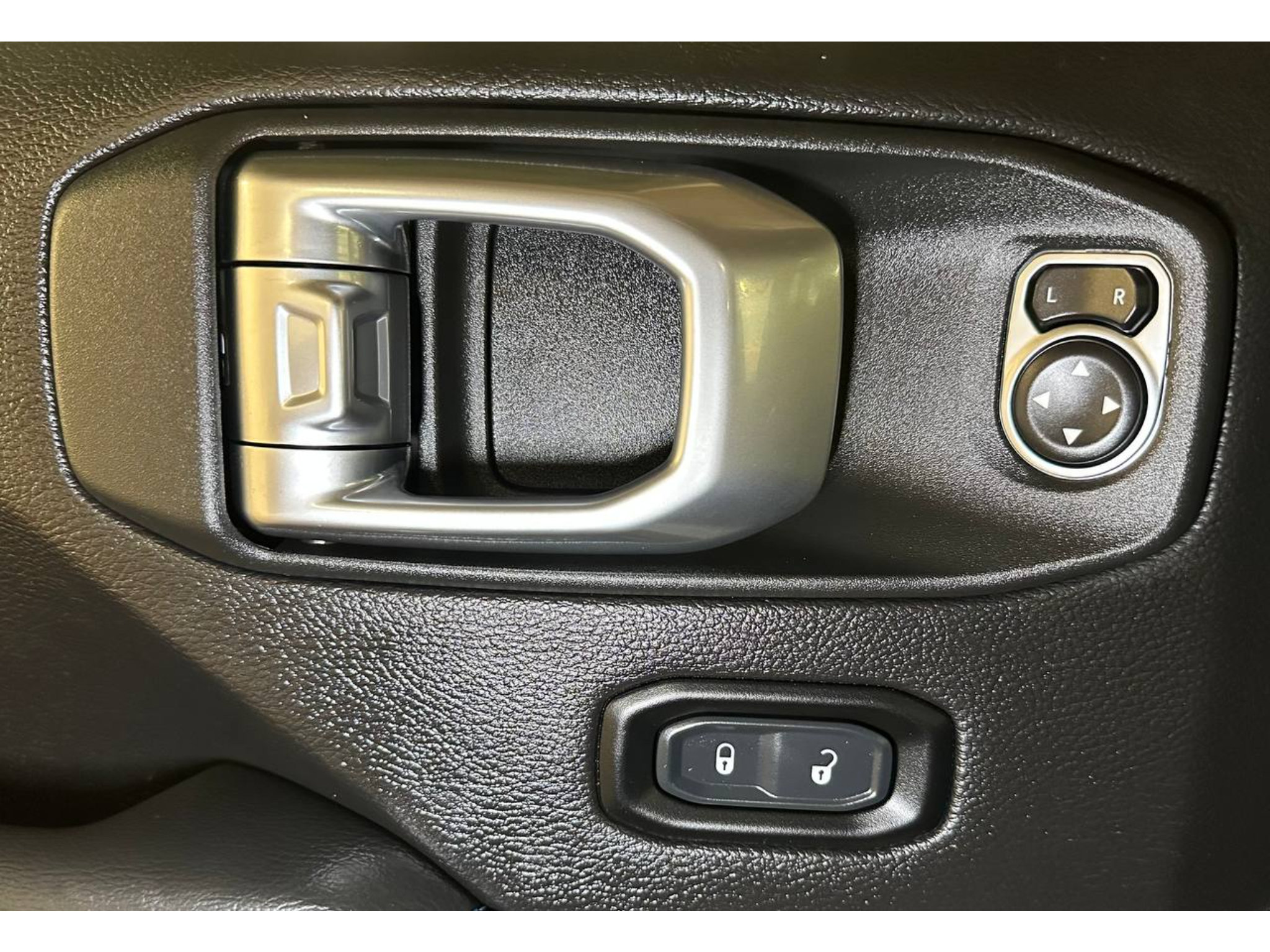 Used 2023 Jeep Wrangler Unlimited Rubicon 4xe w/ Steel Bumper Group AWD/4WD image 19
