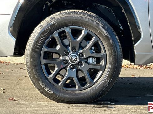 Used 2024 Toyota Tundra Platinum image 32