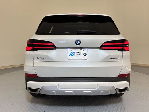 Used 2024 BMW X5 xDrive40i w/ Premium Package image 9